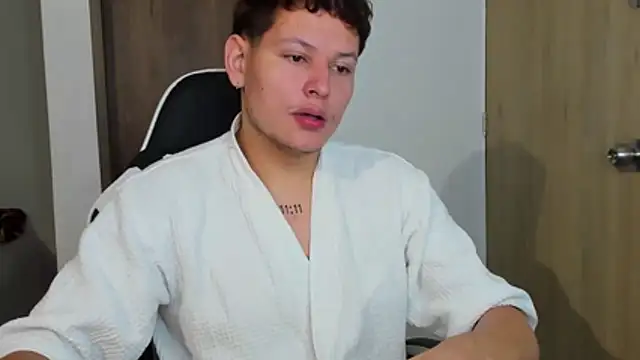 Snapshot of DanteXtreme chatting on November 27, 2025, 9:33 am DanteXtreme online show from November 27, 2025, 9:33 am