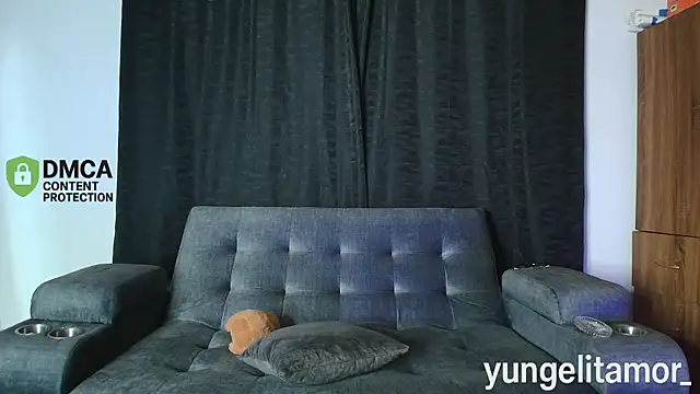 yungelitamor  online show from October 11, 2025, 5:39 am