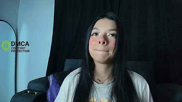 Snapshot of yungelitamor_ chatting on June 7, 2026, 5:00 am yungelitamor online show from June 7, 2026, 5:00 am