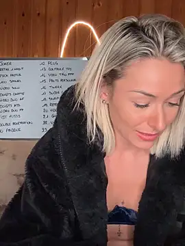 petrouchkaaa  online show from March 26, 2026, 8:58 pm