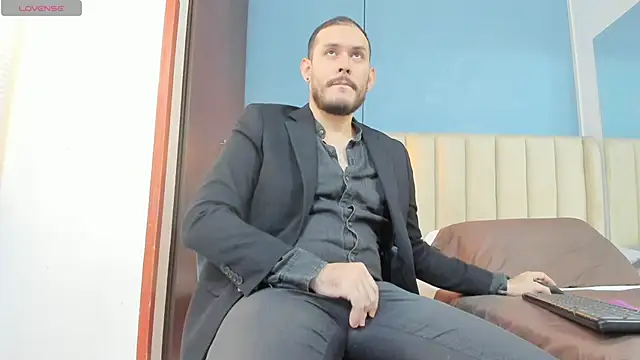 jeanpiere  online show from November 9, 2025, 12:36 pm