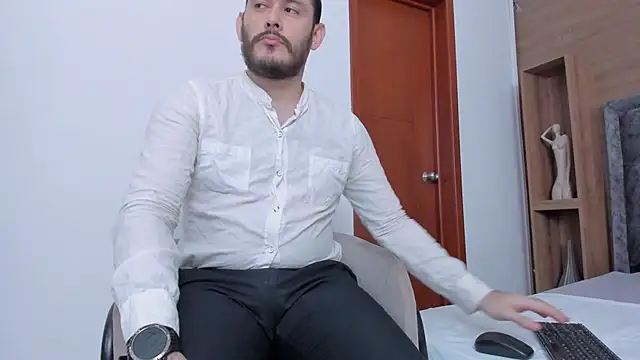 jeanpiere  online show from March 6, 2026, 3:25 am