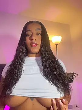 charlotteeruss online show from February 3, 2026, 4:32 am