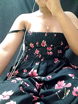 Snapshot of Roshni_98 chatting on July 15, 2026, 6:51 am Roshni 98 online show from July 15, 2026, 6:51 am