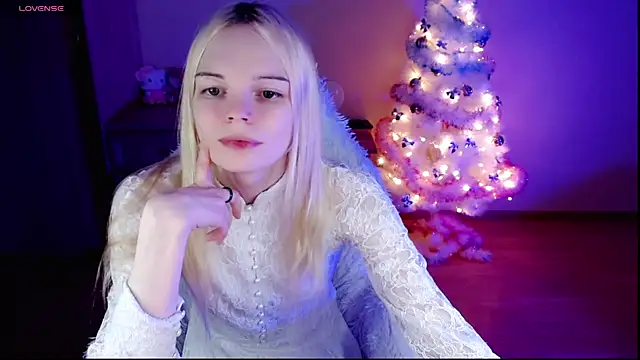 Snapshot of Emily_Nyaffee chatting on December 22, 2024, 6:15 pm Emily Nyaffee online show from December 22, 2024, 6:15 pm