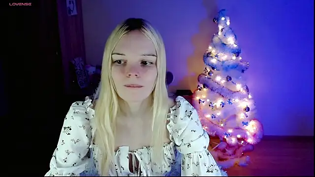 Snapshot of Emily_Nyaffee chatting on January 11, 2025, 9:25 pm Emily Nyaffee online show from January 11, 2025, 9:25 pm