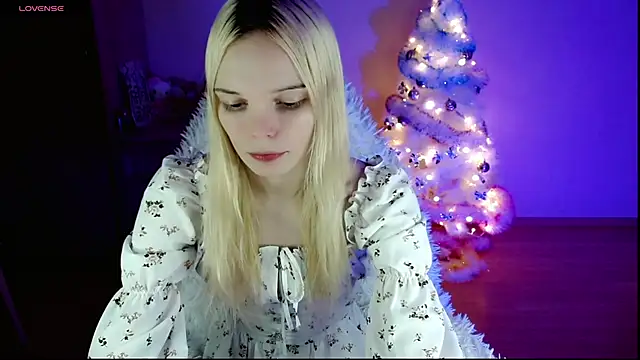 Snapshot of Emily_Nyaffee chatting on January 15, 2025, 11:19 pm Emily Nyaffee online show from January 15, 2025, 11:19 pm