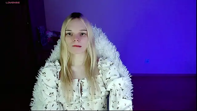 Snapshot of Emily_Nyaffee chatting on January 18, 2025, 1:19 am Emily Nyaffee online show from January 18, 2025, 1:19 am