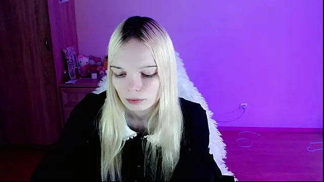 Snapshot of Emily_Nyaffee chatting on January 25, 2025, 9:46 pm Emily Nyaffee online show from January 25, 2025, 9:46 pm