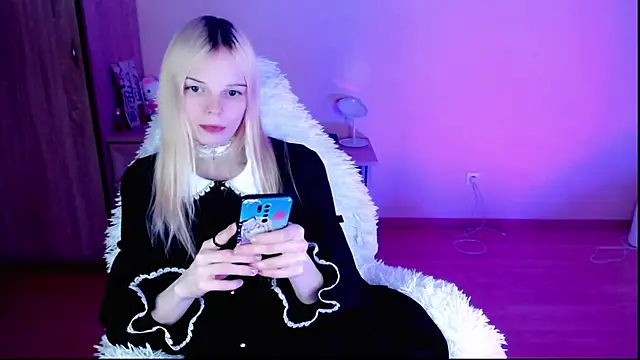 Snapshot of Emily_Nyaffee chatting on January 28, 2025, 1:08 am Emily Nyaffee online show from January 28, 2025, 1:08 am