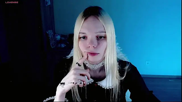 Snapshot of Emily_Nyaffee chatting on February 21, 2025, 1:22 am Emily Nyaffee online show from February 21, 2025, 1:22 am