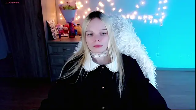 Snapshot of Emily_Nyaffee chatting on February 22, 2025, 3:12 am Emily Nyaffee online show from February 22, 2025, 3:12 am