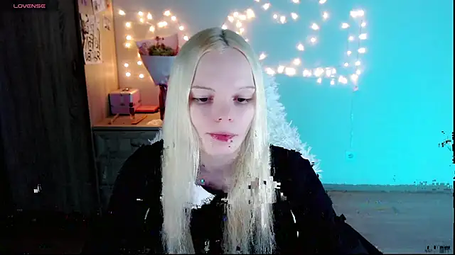 Snapshot of Emily_Nyaffee chatting on March 4, 2025, 8:16 pm Emily Nyaffee online show from March 4, 2025, 8:16 pm