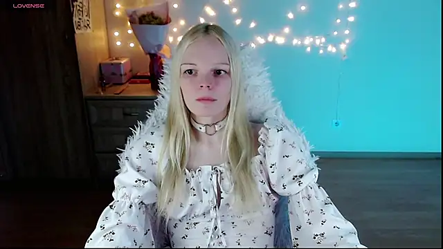 Snapshot of Emily_Nyaffee chatting on March 10, 2025, 9:21 am Emily Nyaffee online show from March 10, 2025, 9:21 am