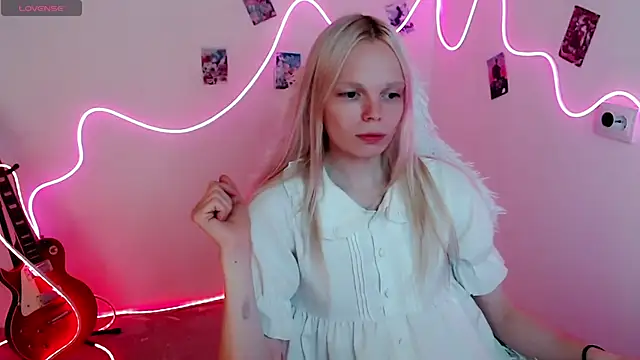 Snapshot of Emily_Nyaffee chatting on September 11, 2025, 1:22 pm Emily Nyaffee online show from September 11, 2025, 1:22 pm