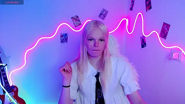 Snapshot of Emily_Nyaffee chatting on October 3, 2025, 11:57 pm Emily Nyaffee online show from October 3, 2025, 11:57 pm