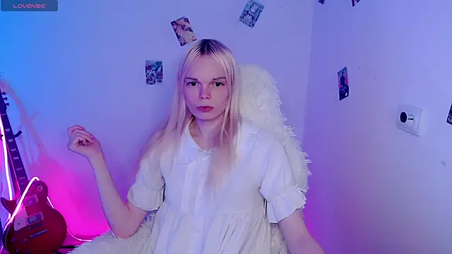 Snapshot of Emily_Nyaffee chatting on November 25, 2025, 8:31 pm Emily Nyaffee online show from November 25, 2025, 8:31 pm