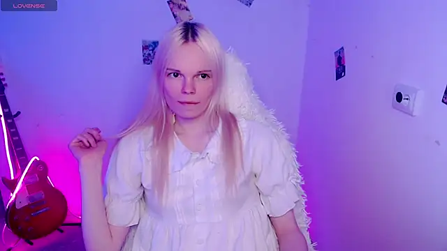 Snapshot of Emily_Nyaffee chatting on November 26, 2025, 9:49 pm Emily Nyaffee online show from November 26, 2025, 9:49 pm