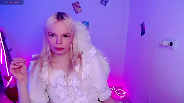 Snapshot of Emily_Nyaffee chatting on December 2, 2025, 12:16 am Emily Nyaffee online show from December 2, 2025, 12:16 am