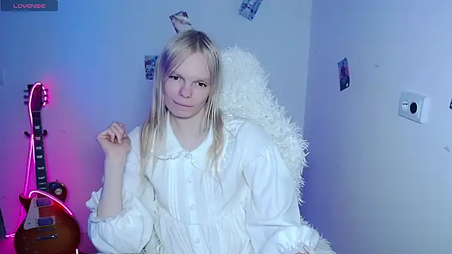 Snapshot of Emily_Nyaffee chatting on February 14, 2026, 4:15 pm Emily Nyaffee online show from February 14, 2026, 4:15 pm