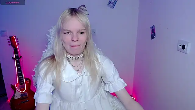 Snapshot of Emily_Nyaffee chatting on March 6, 2026, 10:45 am Emily Nyaffee online show from March 6, 2026, 10:45 am
