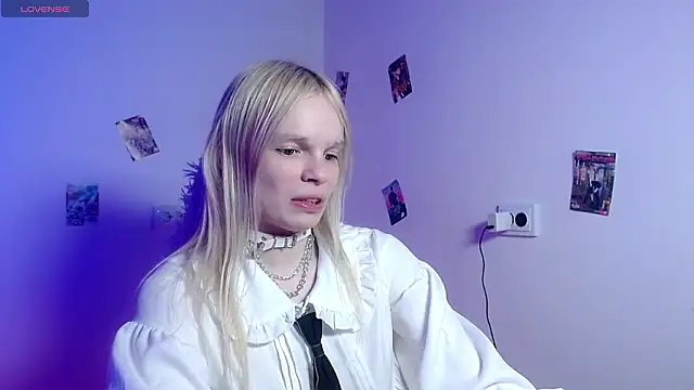 Snapshot of Emily_Nyaffee chatting on March 12, 2026, 8:31 am Emily Nyaffee online show from March 12, 2026, 8:31 am