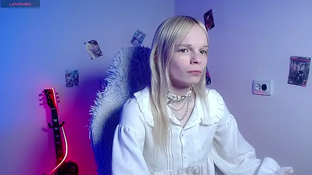 Snapshot of Emily_Nyaffee chatting on March 20, 2026, 4:28 am Emily Nyaffee online show from March 20, 2026, 4:28 am