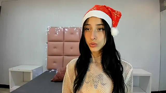 lhiamfit online show from December 6, 2024, 3:44 pm