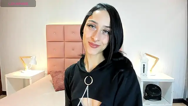 lhiamfit online show from October 11, 2025, 2:22 am