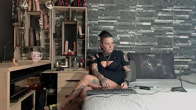 Mistress Miry online show from December 11, 2024, 1:15 am