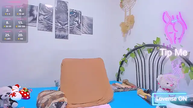 Alhelqueen online show from November 30, 2025, 8:02 pm