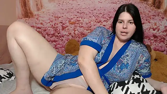 Annatrybebetter online show from November 17, 2025, 9:09 pm