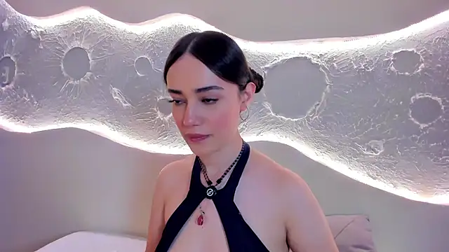 Kate Amaretto  online show from December 13, 2025, 9:42 pm