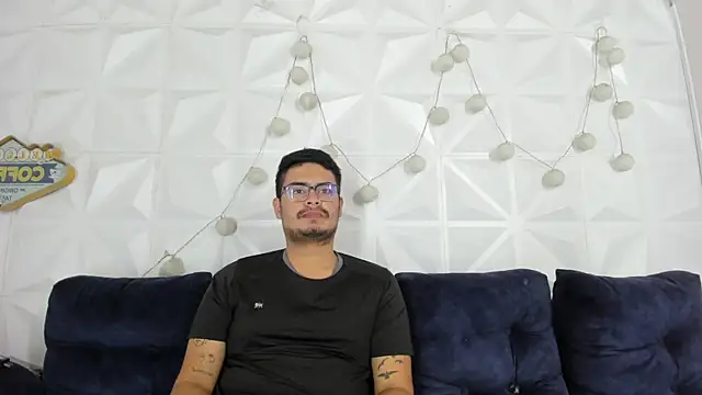 Snapshot of willy_colombia chatting on January 22, 2025, 8:17 pm willy colombia online show from January 22, 2025, 8:17 pm