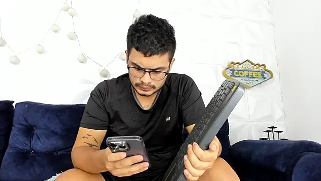 Snapshot of willy_colombia chatting on January 23, 2025, 1:51 am willy colombia online show from January 23, 2025, 1:51 am