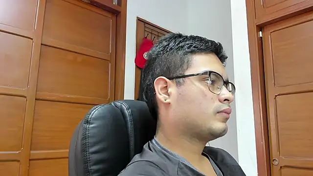 Snapshot of willy_colombia chatting on January 23, 2025, 7:29 pm willy colombia online show from January 23, 2025, 7:29 pm