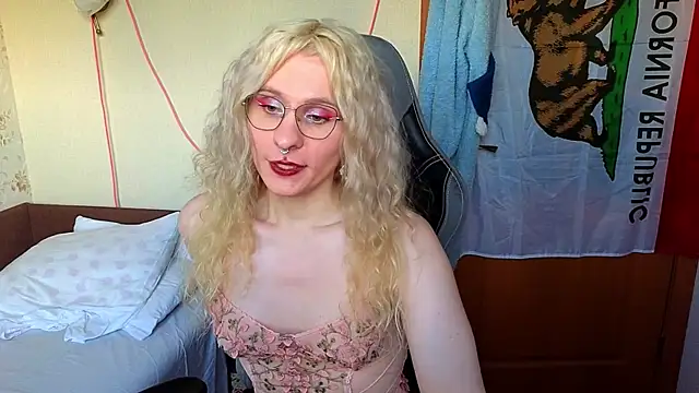 Lori Myaf online show from March 21, 2026, 3:37 pm