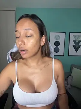 DianaHopson online show from January 25, 2025, 11:02 am