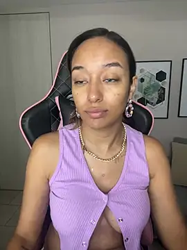 DianaHopson online show from January 30, 2025, 12:37 pm