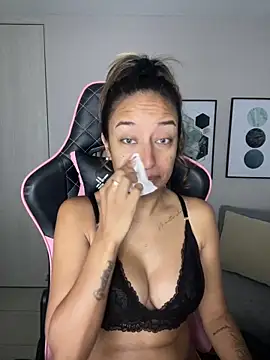 DianaHopson online show from February 2, 2025, 12:02 pm