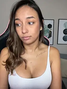 DianaHopson online show from February 6, 2025, 12:37 pm