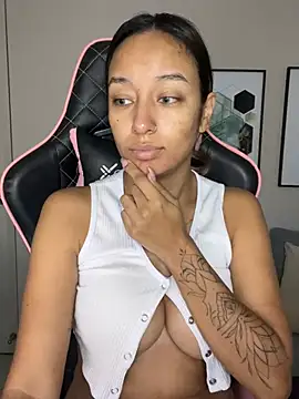 DianaHopson online show from February 18, 2025, 10:16 am