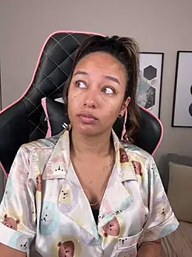 DianaHopson online show from February 26, 2025, 10:36 am