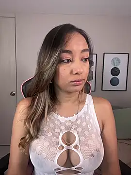 DianaHopson online show from February 28, 2025, 11:12 pm