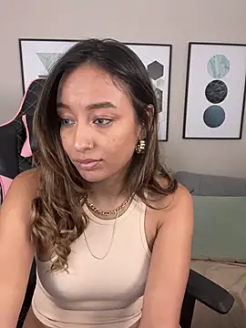 DianaHopson online show from March 4, 2025, 1:49 pm