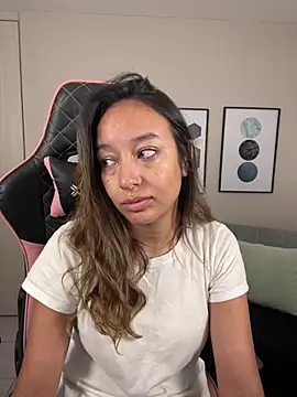 DianaHopson online show from March 9, 2025, 11:47 am