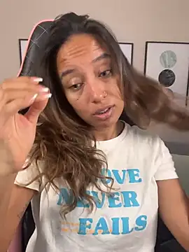 DianaHopson online show from March 15, 2025, 10:24 am