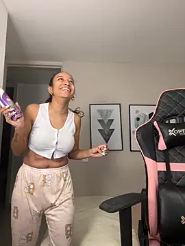 DianaHopson online show from September 17, 2025, 10:28 am