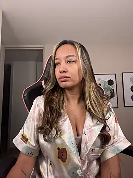 DianaHopson online show from October 12, 2025, 12:20 am