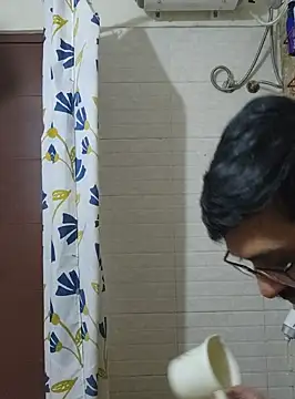 Snapshot of surfer_fun29 chatting on December 15, 2024, 11:23 am surfer fun29 online show from December 15, 2024, 11:23 am